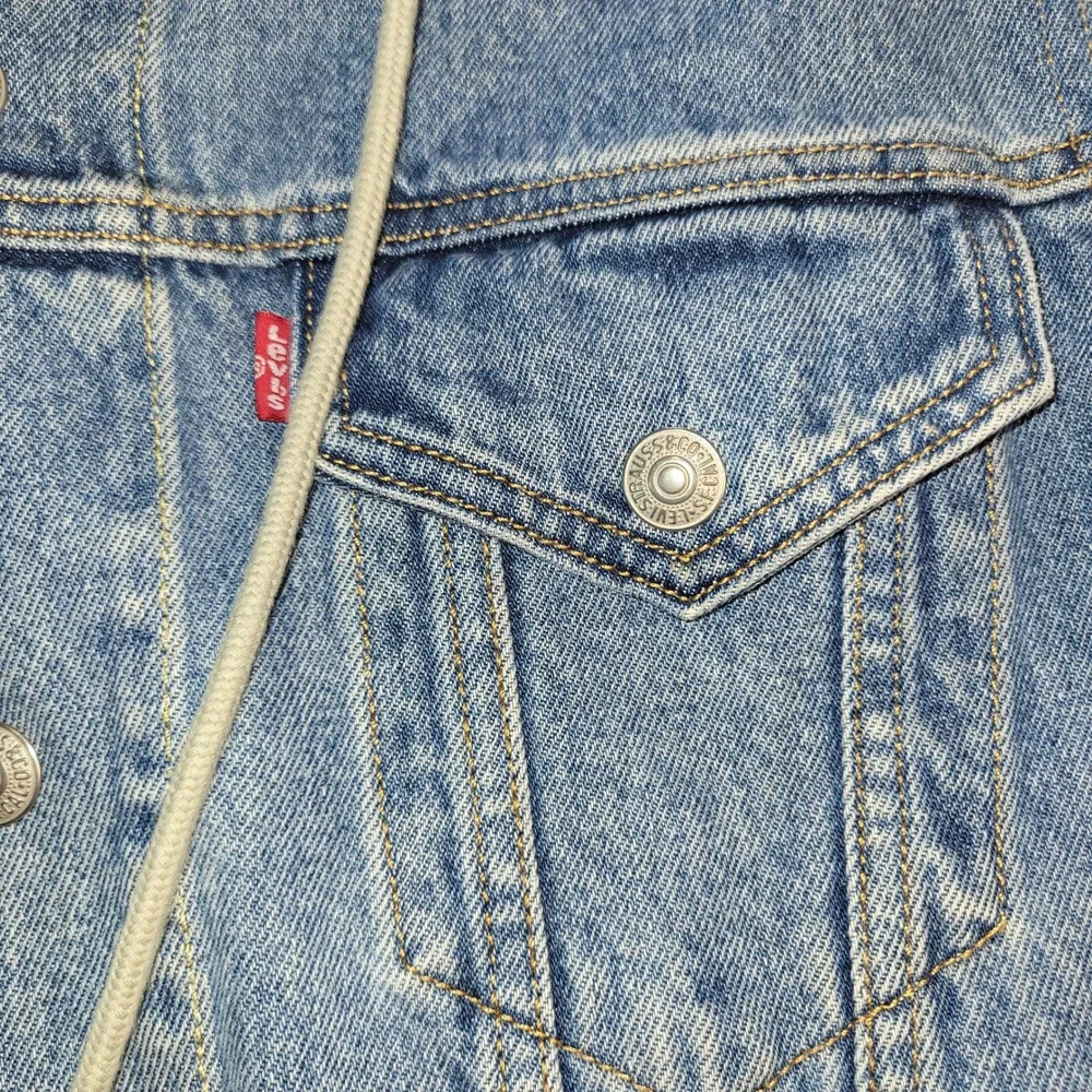 Levis Mens Vintage Fit Trucker Jacket Denim Hooded Jersey Sleeves A0632-0000 M